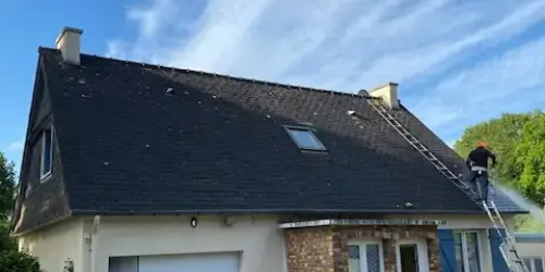 Mars 2026 : pose d'une résine de toit (photo avant)