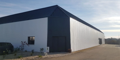 Août 2025 : rénovation d'un bâtiment professionnel (photo après)