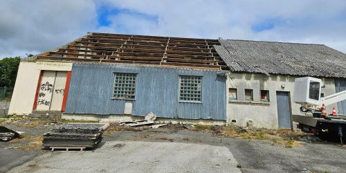 Octobre 2025 : pose d'un toit en bac acier (photo avant)